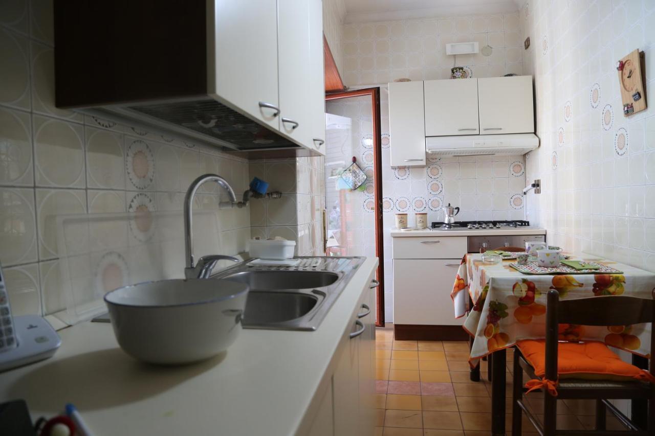 Stanza In Appartamento Neapel Exteriör bild